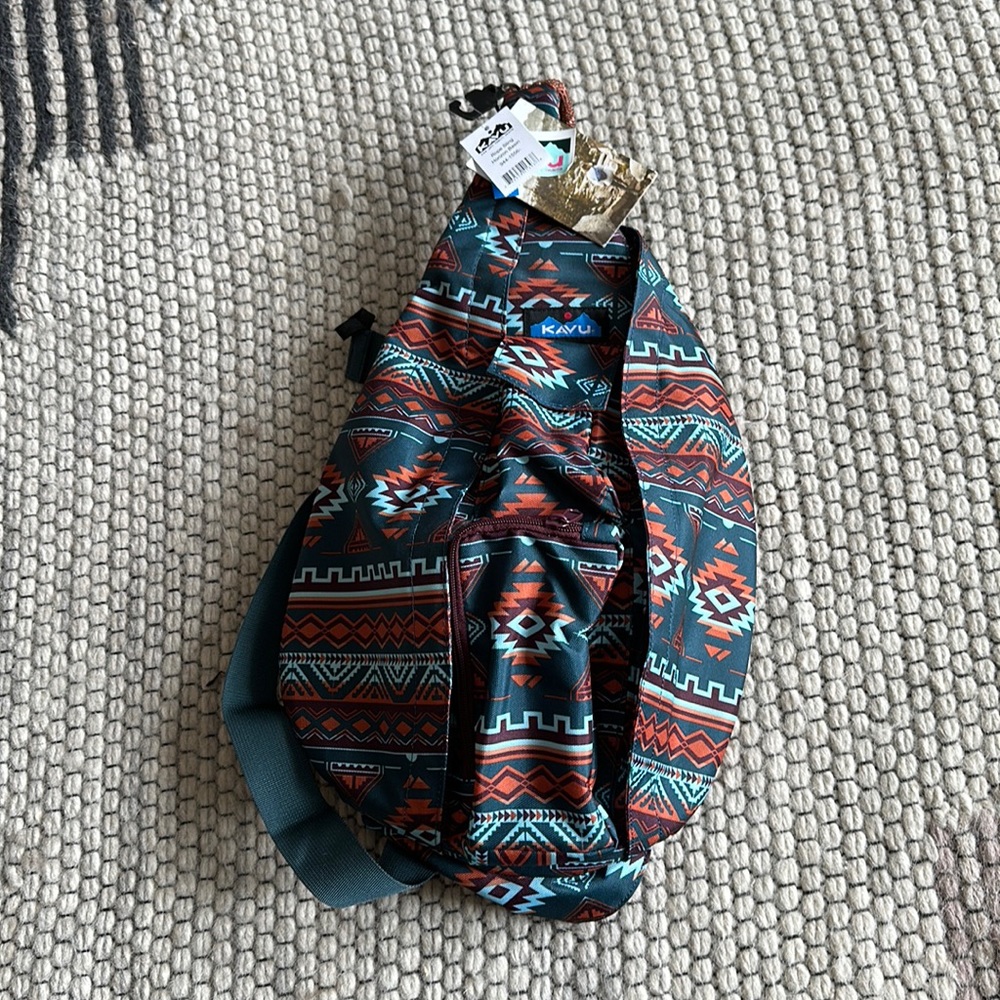NWT Kavu Rooe Sling Bag